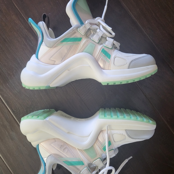 Auth louis vuitton archlight sneakers - Picture 3 of 15